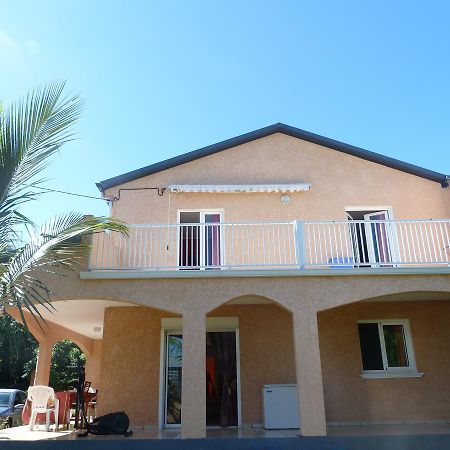 Chez Chouchou Bed & Breakfast Riviere Saint-Louis Bagian luar foto